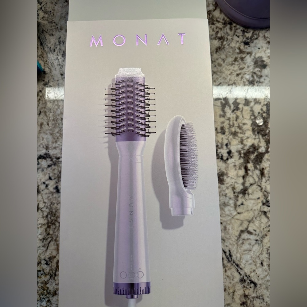 One Step Wonder Interchangeable Hot Air Brush
Brand New